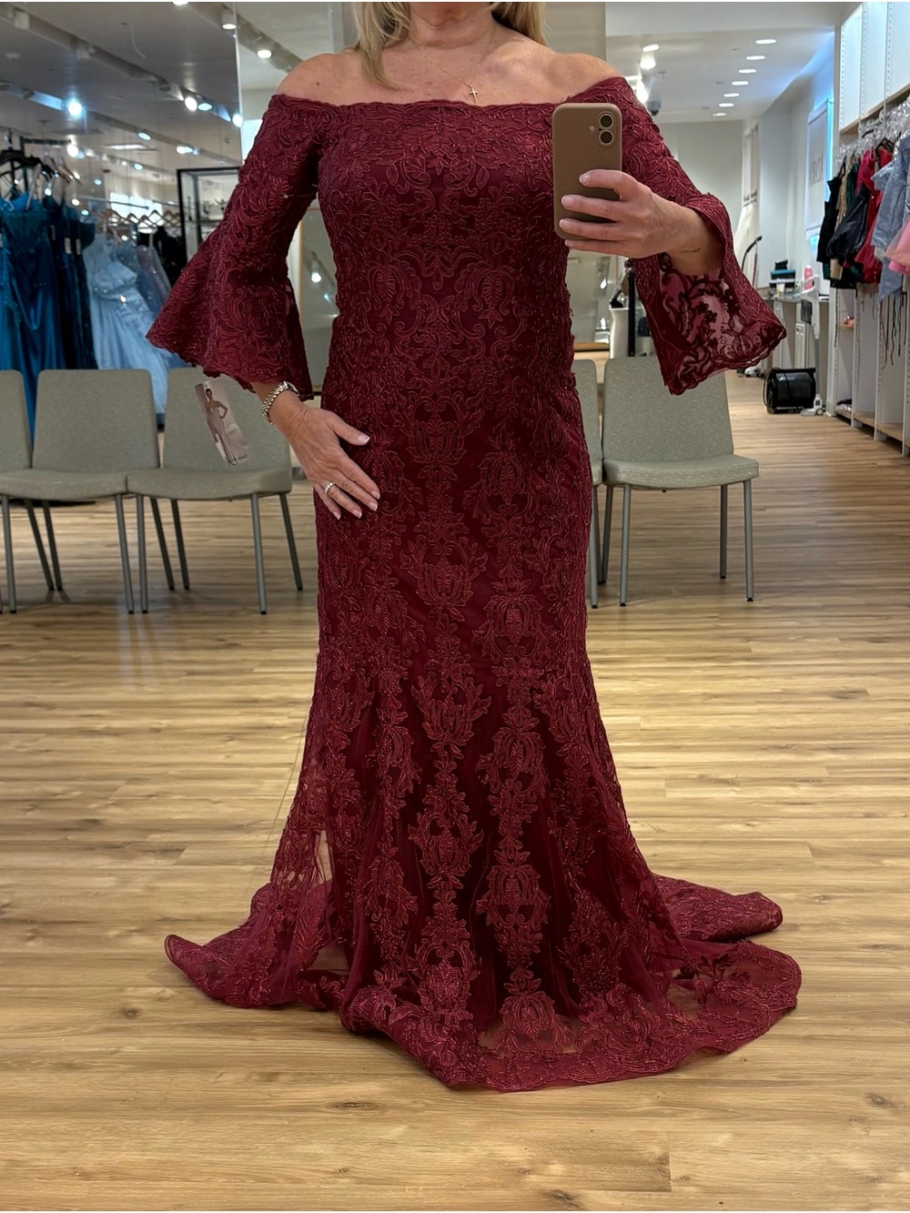 Azaria size 10 Gorgeous strapless Burgundy dress with tags - New